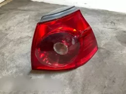 Задній ліхтар Volkswagen Golf Plus 1K6945096AA 03S28490206 A02411697