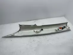 Кришка верхньої стійки Tesla Model 3 / D 108626501 041712956 AX211041