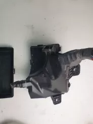 Блок запобіжників Toyota Yaris / Комплектний 821150DQ21A 07551234