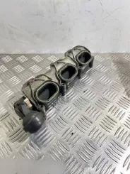 Впускний колектор Volkswagen Touareg II 06E133109AF