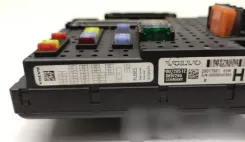 Блок запобіжників Volvo S60 / Комплектний 28017881 30728512 06265