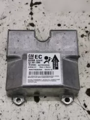 Блок керування подушками безпеки Opel Astra H 327963935 05682A1 13251080