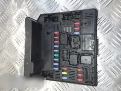 Блок запобіжників / модуль Nissan Qashqai 519228324 1018326385 284B7JD00B
