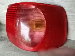 Задній ліхтар Audi 80 90 S2 B4 8A0945096D 0980976008