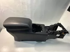 Підлокітник центрального тунелю Ford Focus BM51A045A06 05261024368 1024368