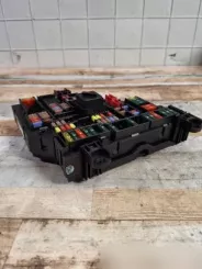 BMW 7 F01 F02 F03 F04 Блок запобіжників / Модуль 9252812 02338235 317033452