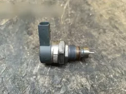 Audi A4 S4 B9 Регулятор тиску палива 057130764AM 0281006431 30813196