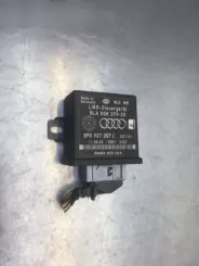 Блок керування / Модуль освітлення Audi A6 S6 C6 4F 5LA008379 8P0907357 00010322