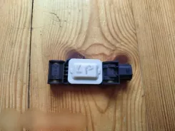 Датчик удару подушки безпеки Nissan Micra 0285003019 98830AY000 100257