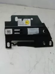 Audi A4 S4 B9 Фіксатор переднього капота / засувки капота 8W0823185C 10022015 8W0823185