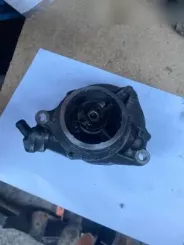 Вакуумний насос Opel Omega B2 72832710 02T1080104