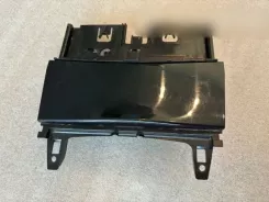 Mercedes-Benz C W204 Попільничка переднього центрального тунелю A2046801350 0207081103 2046801350