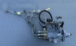 Механічний паливний насос Nissan Laurel 1670028L00 104760-2070