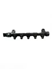 Впорскувальна рампа Hyundai i30 314002A420 000985J 0445214181