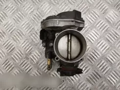 Дросельна заслінка Volkswagen Golf IV 021133066