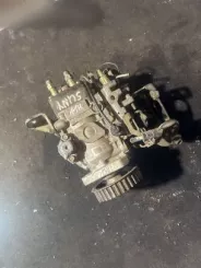 Насос паливу високого тиску Nissan Sunny 1670057J06 1047402195 1046402185