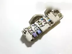 Блок запобіжників Mazda 626 / Комплектний 0b210093 0b21-0093